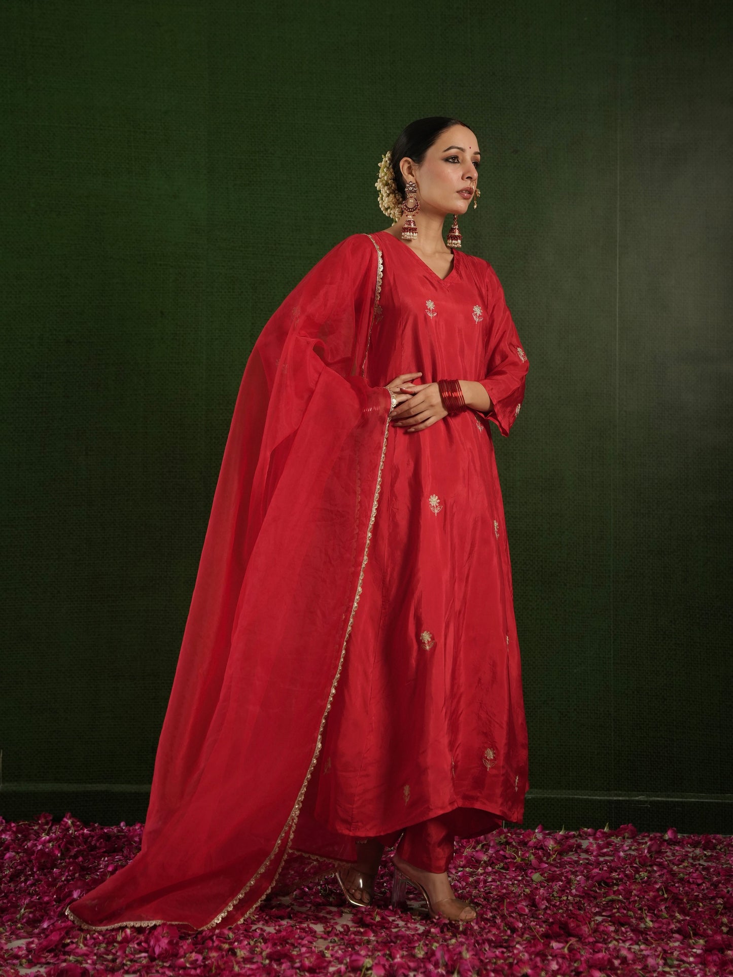 CHAAND RED SILK FLORAL AARI EMBROIDERD SUIT SET